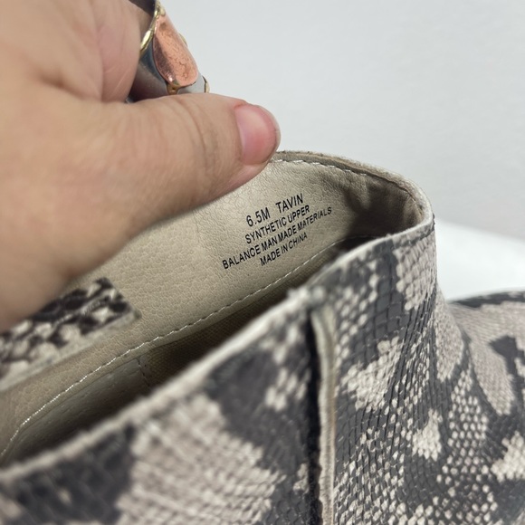 Dolce Vita Tavin Vegan Faux Leather Snake Booties 6.5 - Picture 6 of 7